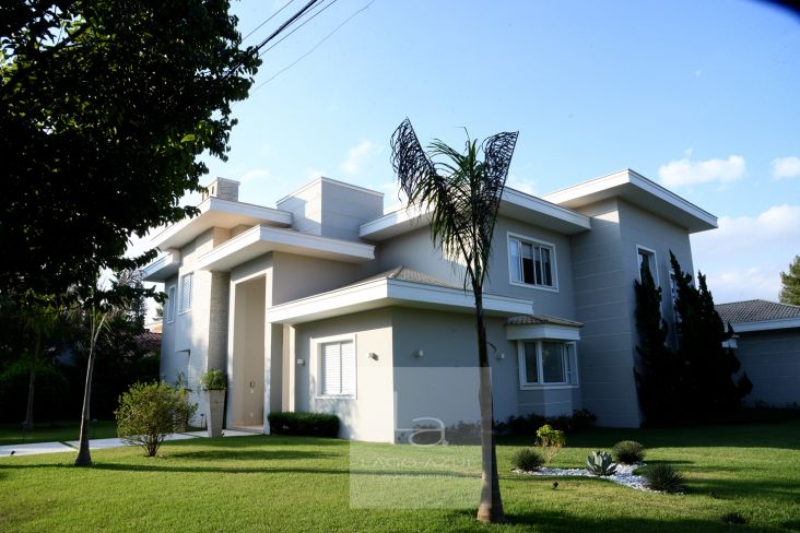 Magnífica Casa de Esquina Alto Padrão Magnífica Casa de Esquina Alto Padrão