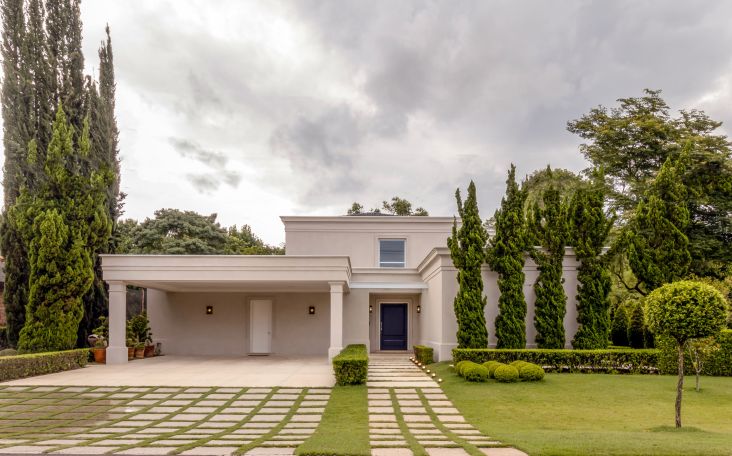 Magnífica Casa, integrada ao verde do bosque Ipanema Magnífica Casa, integrada ao verde do bosque Ipanema
