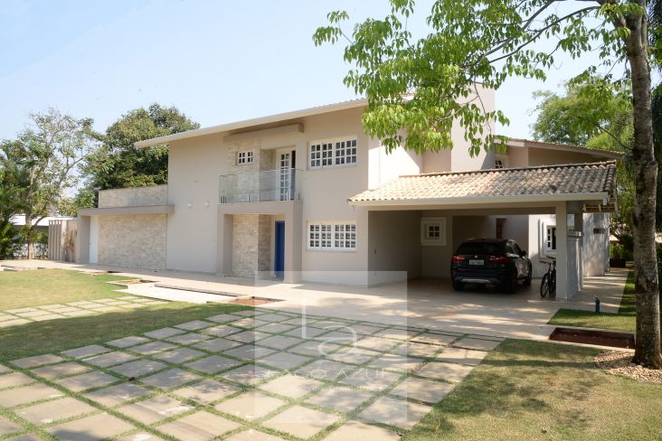Sonho de morar numa casa de campo impecável e rodeada de muito verde. Sonho de morar numa casa de campo impecável e rodeada de muito verde.