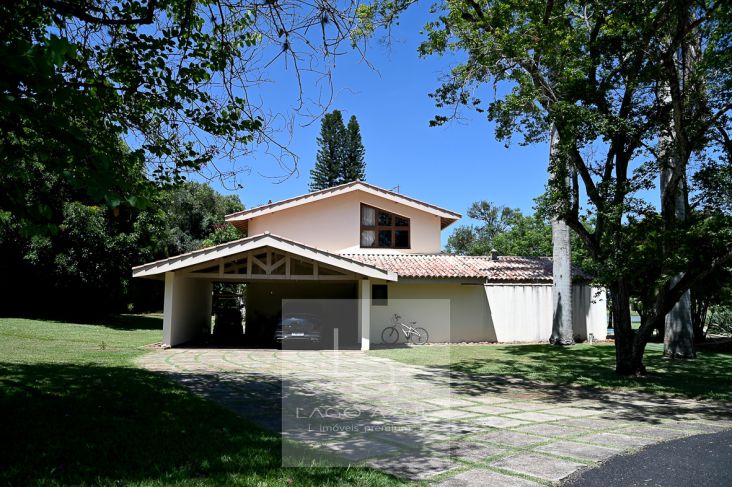  Vista única para o lago e campo de golfe!