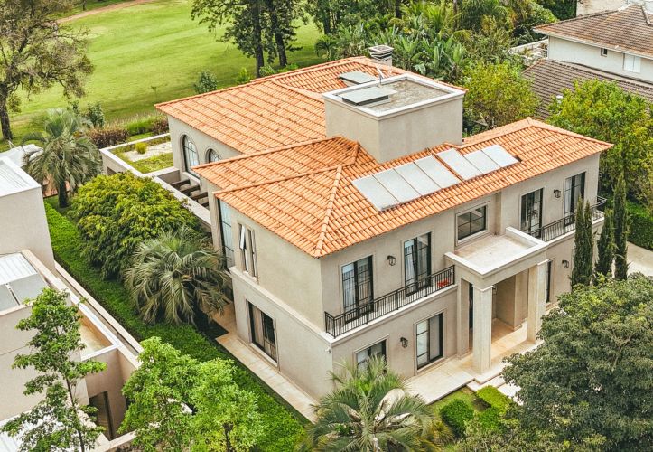 Magnífica residência neoclássica com vista para o Campo de Golfe